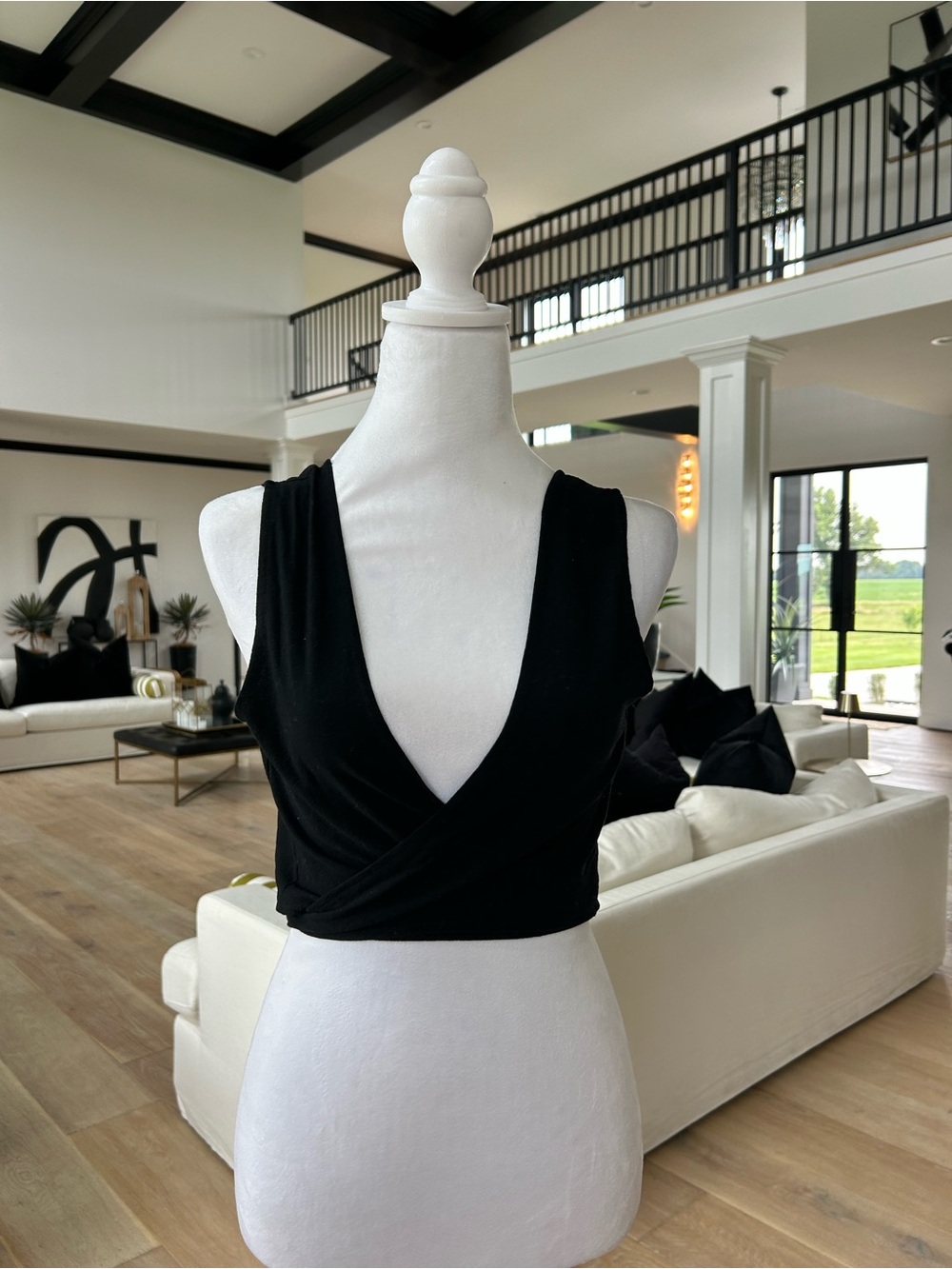 SHEIN Black Sleeveless V-Neck Wrap Crop Top